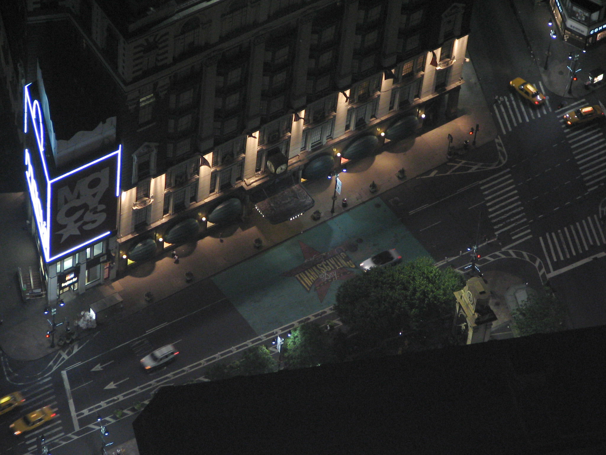 Empire state building at night 25.jpg